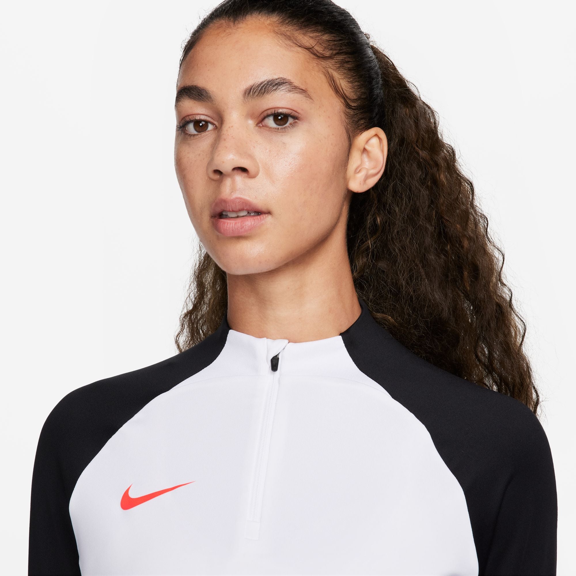 Camiseta de entrenamiento de manga larga para mujer Nike Dri-FIT Strike