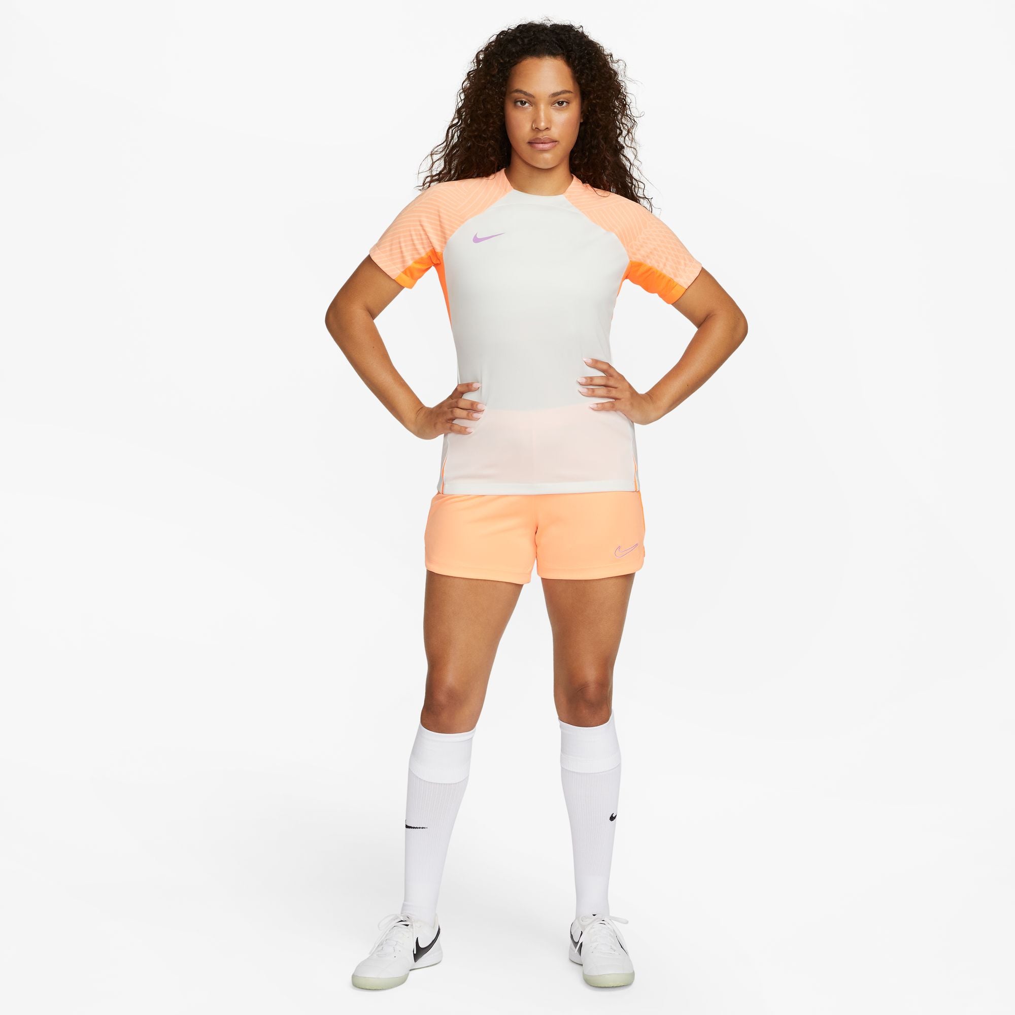 Camiseta de entrenamiento Nike Dri-FIT Strike para mujer