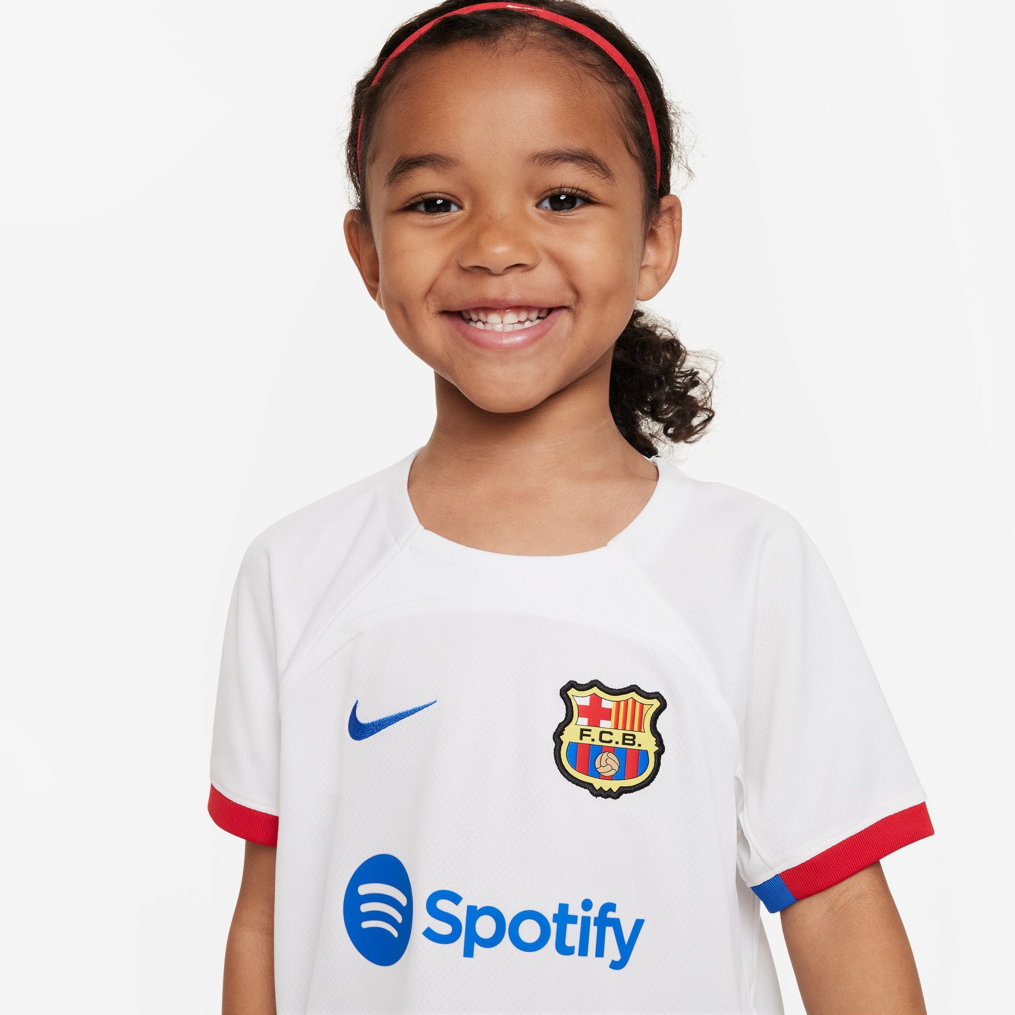 Equipación Nike Dri-FIT de 3 piezas para niños pequeños de la segunda equipación FC Barcelona 2023/24