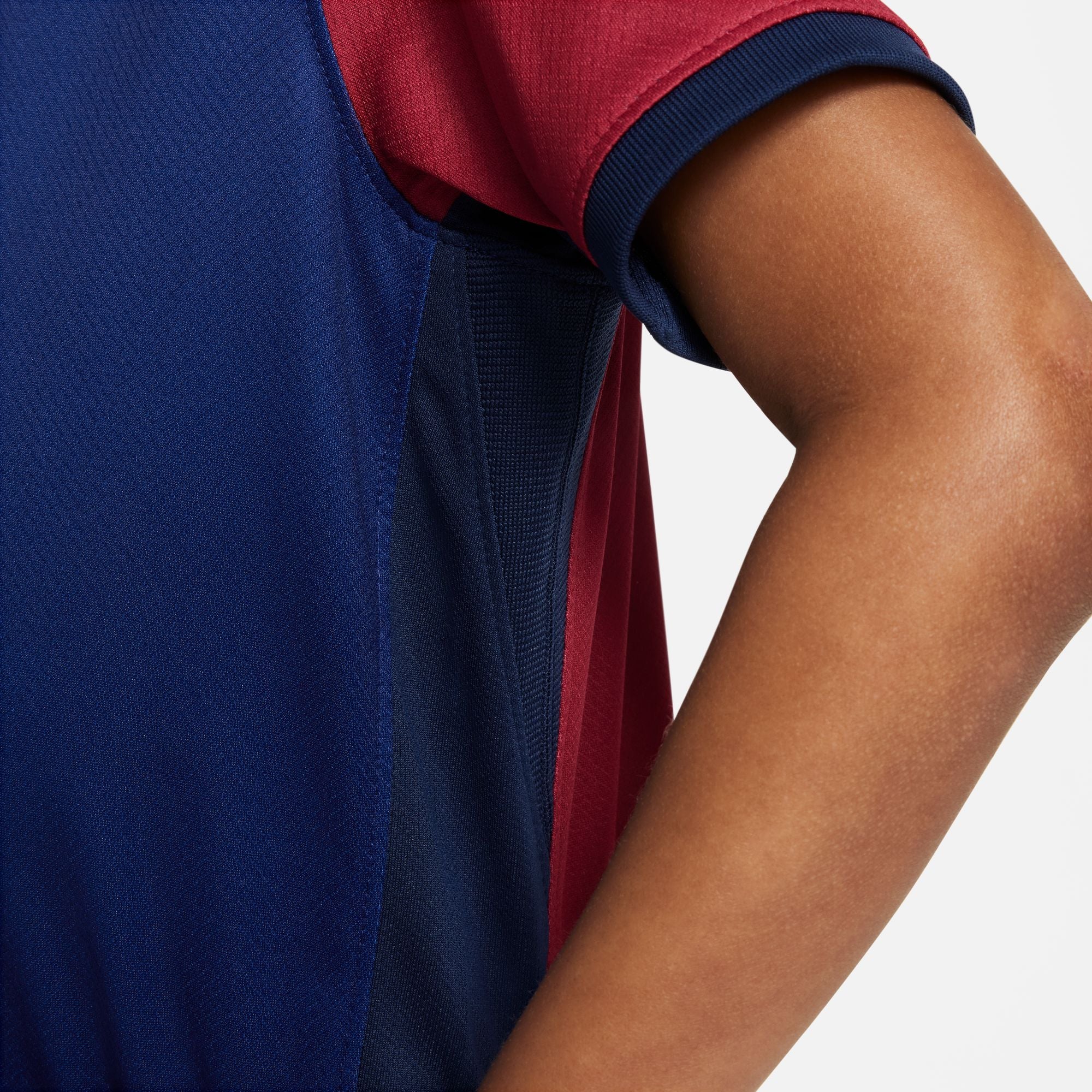 Equipación Nike Dri-FIT de 3 piezas para niños pequeños de local del Barcelona 23/24