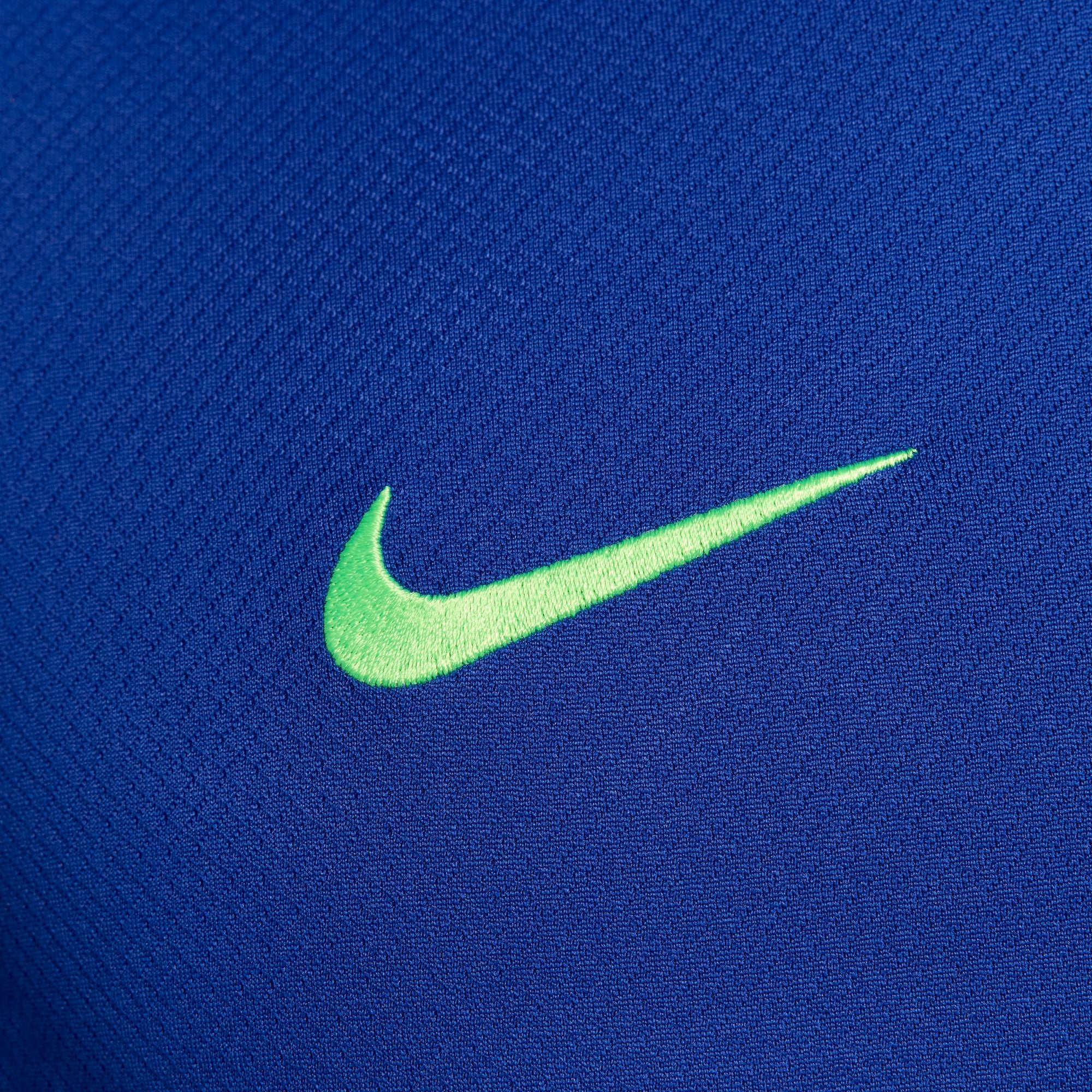 Camiseta de entrenamiento de fútbol Nike Dri-FIT de corte recto Barcelona Strike 23/24