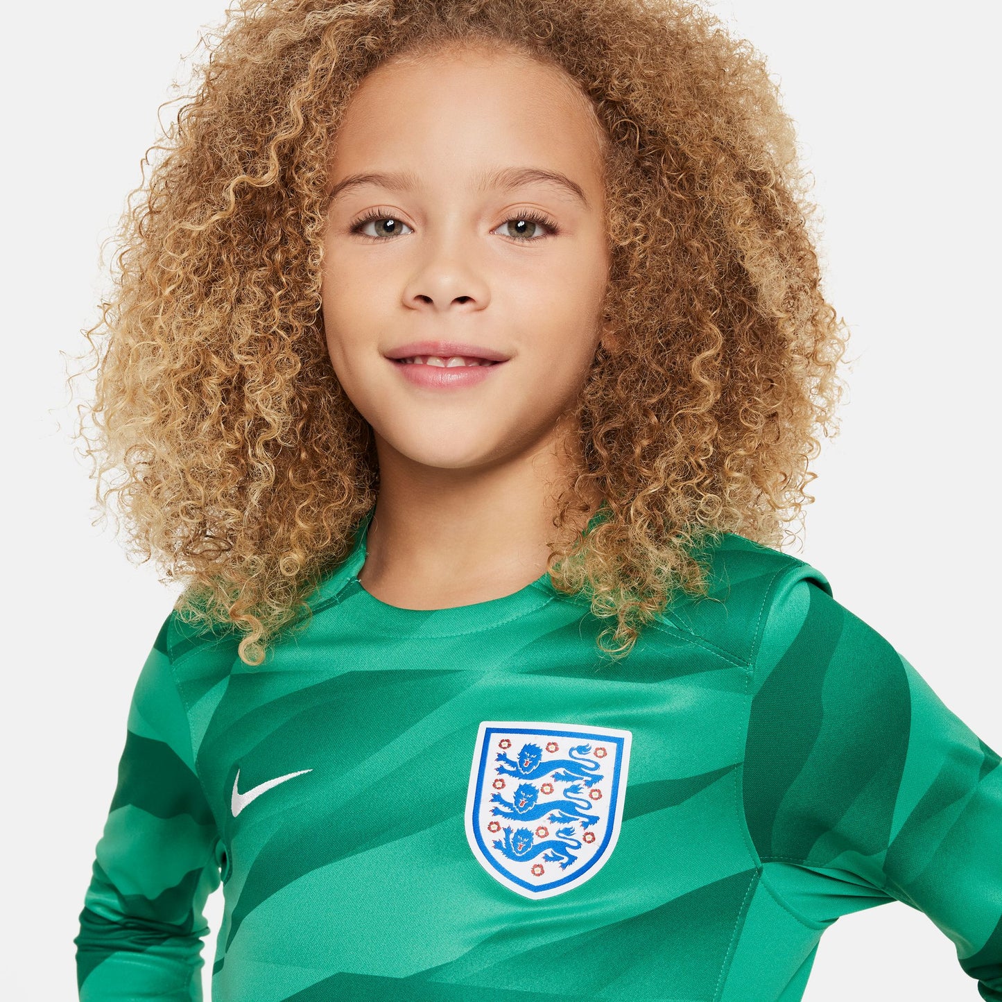 Camiseta de fútbol Nike Dri-FIT de portero Stadium de Inglaterra 2023/24 para niños grandes