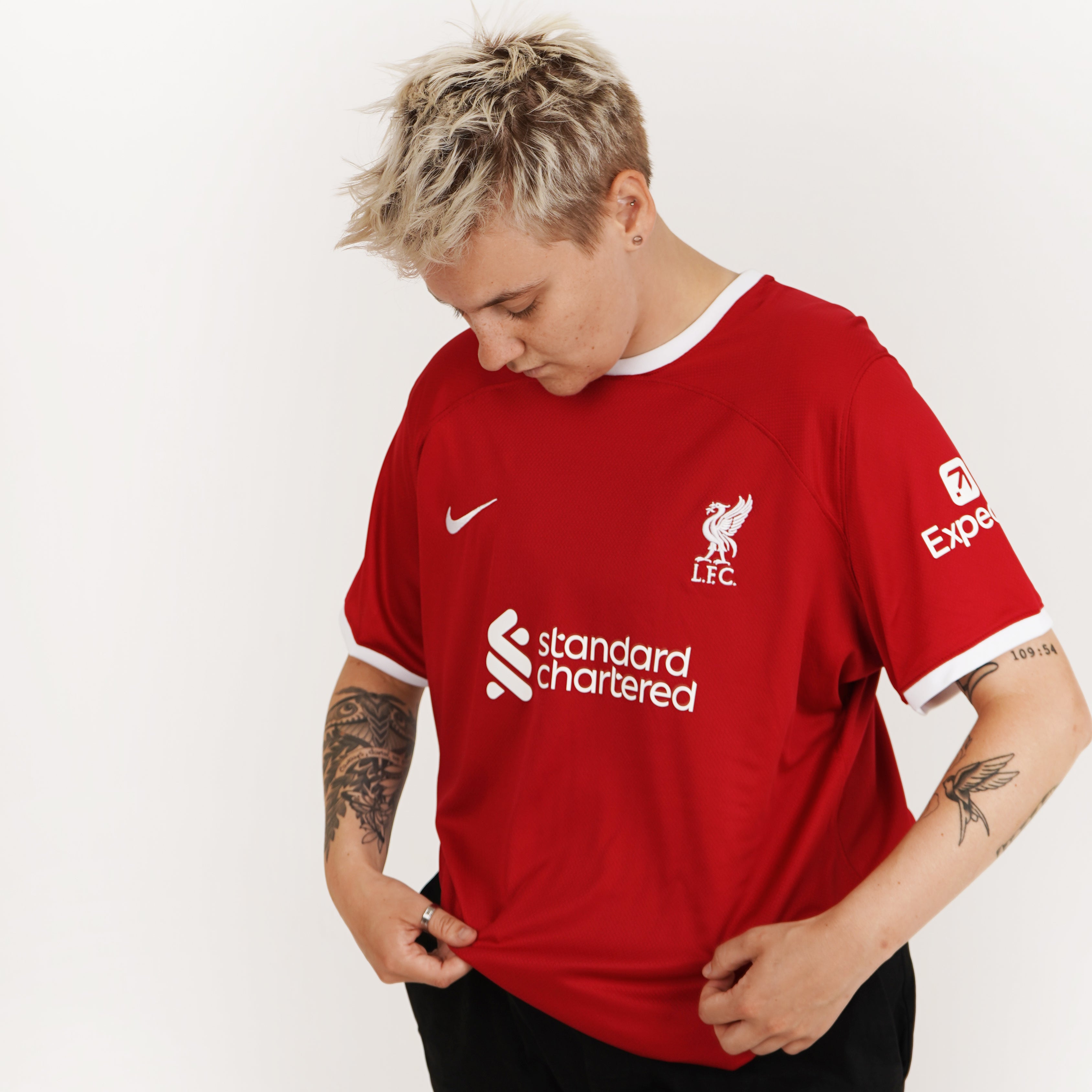 Liverpool 23/24 Nike stadionshirt met gebogen pasvorm