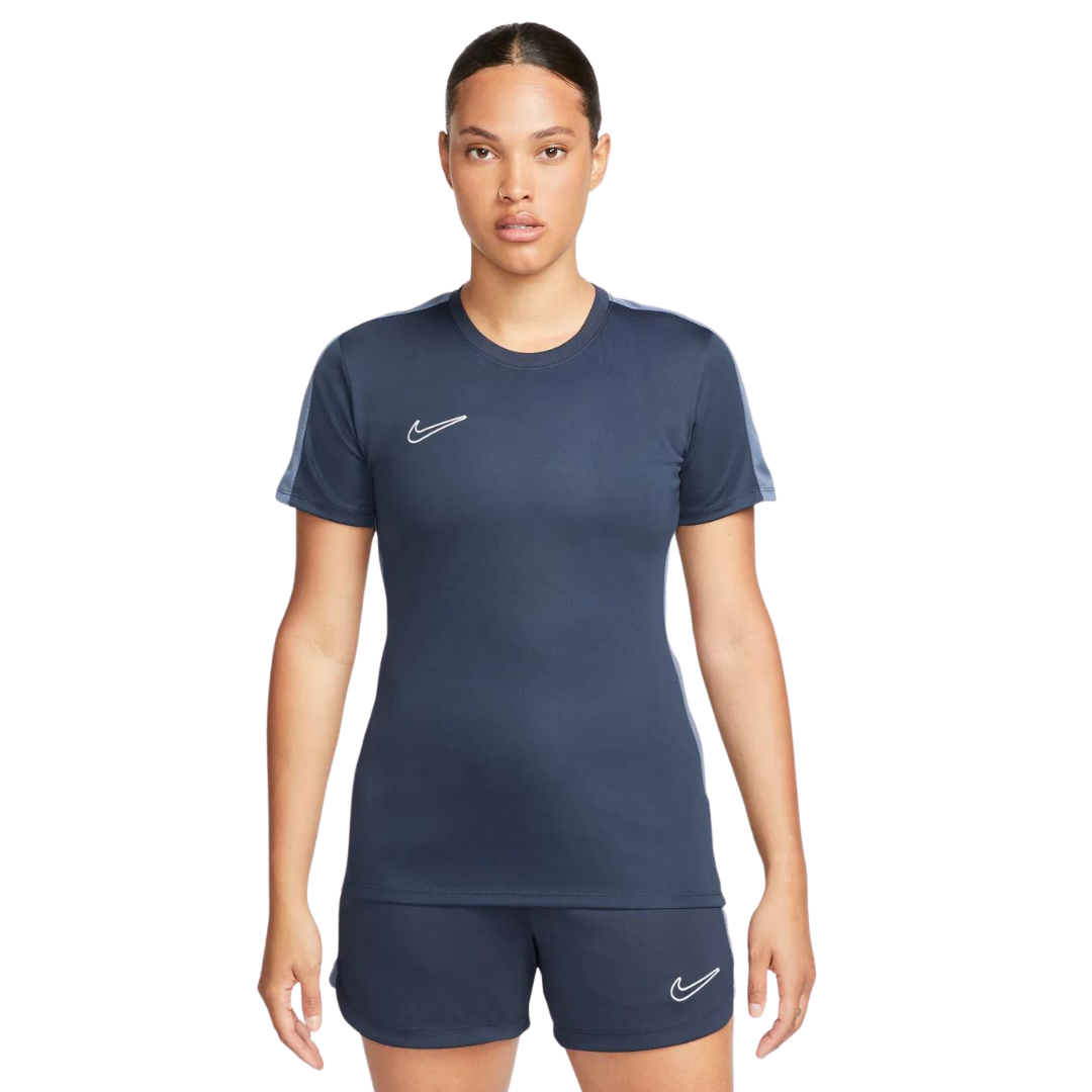 Camiseta de entrenamiento Nike Dri-FIT Academy para mujer